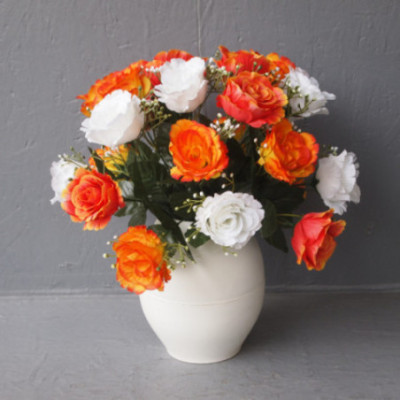 Vase roses bicolores