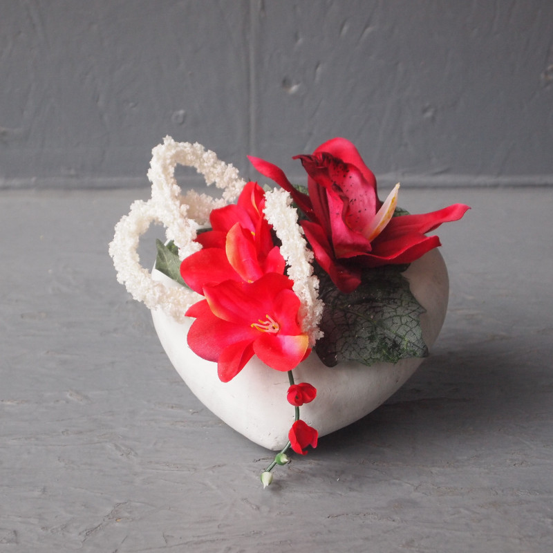 Compo poterie cœur incliné