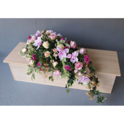 Dessus de cerceuil retombant