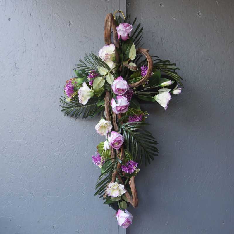 Croix bois et fleurs