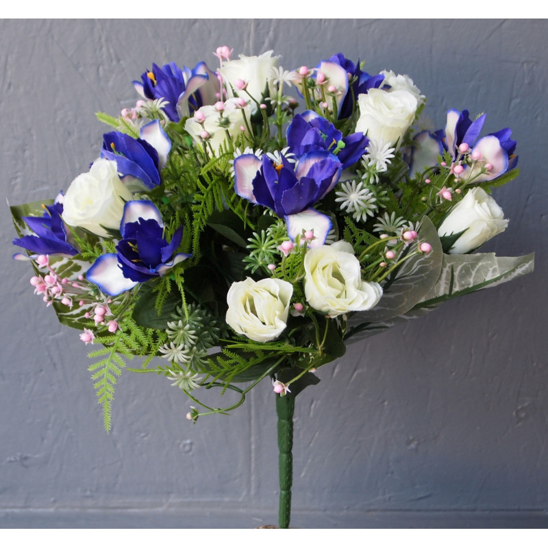 Bouquet de roses boutons et iris