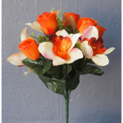 Petit bouquet roses boutons et orchidées