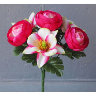 Petit bouquet renoncules et magnolias