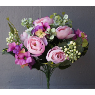 Bouquet rond de renoncules et fleurs diverse