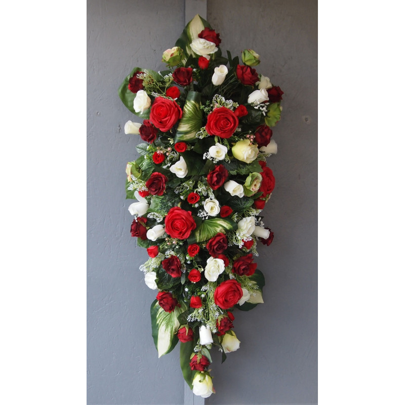 Dessus de cerceuil roses boutons Dessus de cerceuil roses boutons