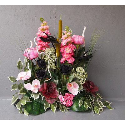 Devant de tombe noir et rose